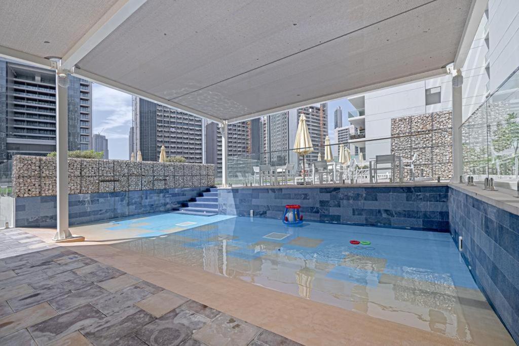 Alluring 1 Bd Apartment In Business Bay With Burj Khalifa View Dubai Eksteriør bilde