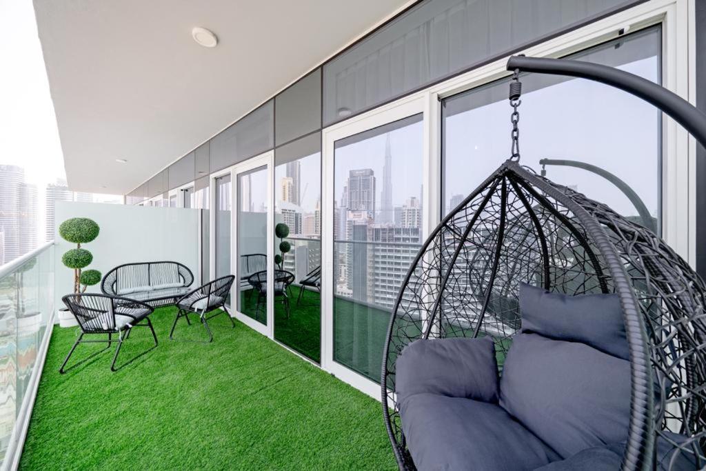 Alluring 1 Bd Apartment In Business Bay With Burj Khalifa View Dubai Eksteriør bilde